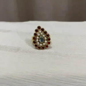 রয়্যাল টিয়ারড্রপ ফিঙ্গার রিং