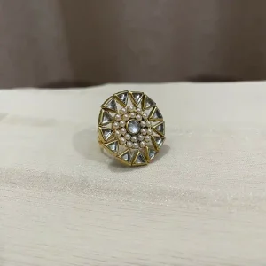 হোয়াইট গ্ল্যামার রিং