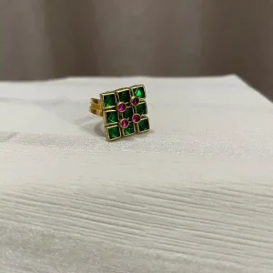এমারেল্ড গ্রিড ফিংগার রিং