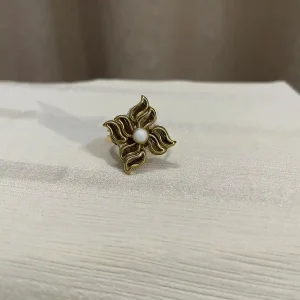 এনটিক ফ্লোরাল অরা রিং